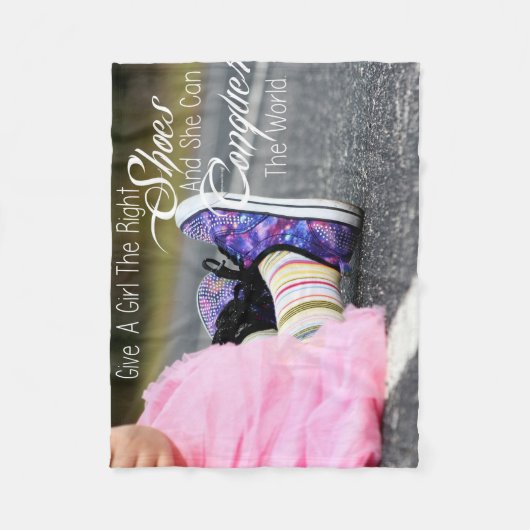 Gib einem Mädchen die richtigen Schuhe Fleecedecke (Vorderseite)