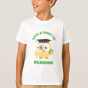 Gib einem Uhu zu lesen mit süßer Eule T-Shirt