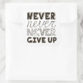 Gib nie auf quadratischer aufkleber (Tasche)