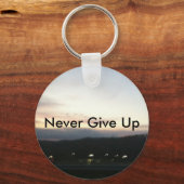 Gib niemals Schlüsselanhänger auf (Vorderseite)