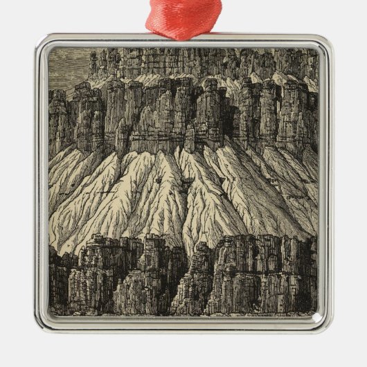 Giebel mit Berggipfeln Silbernes Ornament (Vorne)