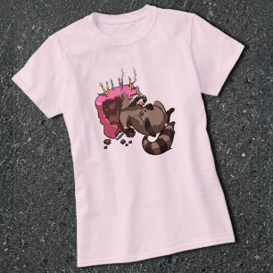 Gieriger Waschbär voller Geburtstagskuchen Cartoon T-Shirt