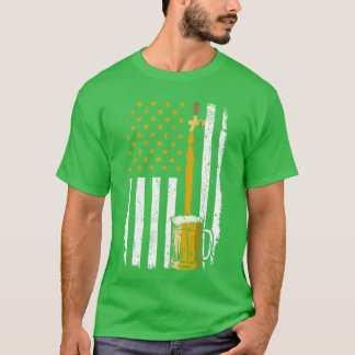 Gießendes Bier Amerikanische Flagge Vintage 4. Jul T-Shirt