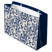 GIFT BAG JAPANESE PATTER IN INDIGO GROßE GESCHENKTÜTE (Rückseite Schrägansicht)