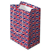Gift Bag with United Kingdom flag Mittlere Geschenktüte (Rückseite Schrägansicht)