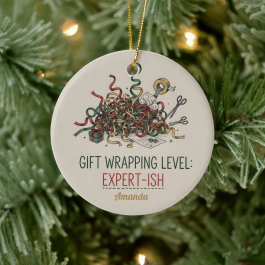 Gift Wrapping Level Expert-ish Funny Christmas Keramik Ornament (Baum)