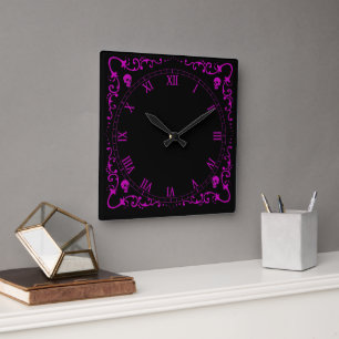 Giftiger lila Halloween-Magie-Rahmen mit Totenköpf Quadratische Wanduhr