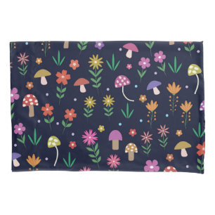Giftpilze mit fantastischen Blumen  Kissenbezug