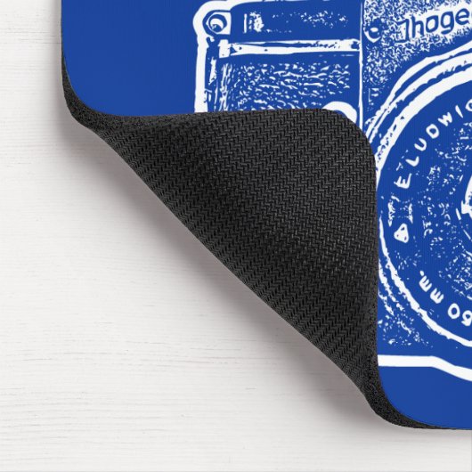 Gigant ostdeutsche Kamera - Dunkelblau und weiß Mousepad (Ecke)