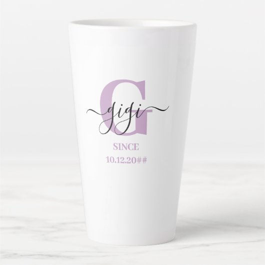 Gigi Elegant Script Monogram Lilac White Milchtasse (Vorderseite)