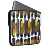 Gilded Artistry: Black & Gold Abstrakt Laptopschutzhülle (Vorne Rechts)