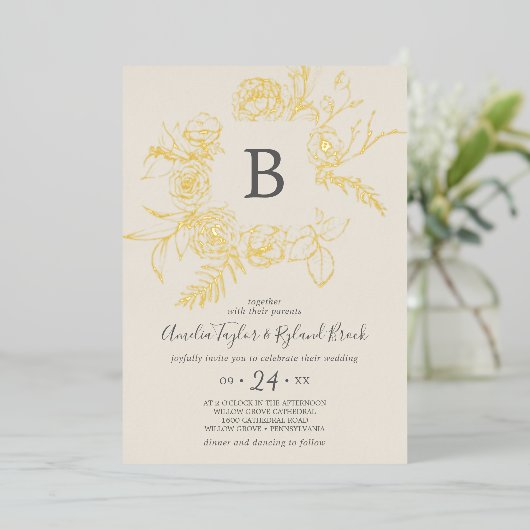 Gilded Floral | Goldfoliencreme-Monogramm-Hochzeit Folieneinladung (Stehend vorne)