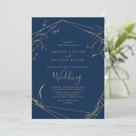 Gilded Floral | Hochzeit von Navy Blue und Gold Einladung (Stehend Vorderseite)