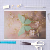 Gilded Gorgeous Luna Moth on Dusty Pink, Formale Seidenpapier (Handwerk)
