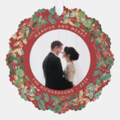 Gilded Greenery Red | Verheiratetes und fröhliches Ornament Karte (Vorderseite)