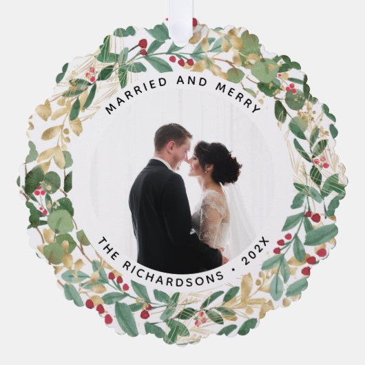 Gilded Greenery White | Verheiratetes und fröhlich Ornament Karte (Vorderseite)