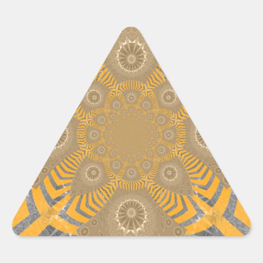 Gilded Zephyr: Eleganz in Golden Yellow & Chrome Dreieckiger Aufkleber (Vorderseite)