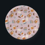 Gilmore Girls | Luke's Diner Coffee Pattern Pappteller<br><div class="desc">Feiern Sie Ihre Liebe für gemütliche Kleinstadtvibes mit dieser illustrierten Grafik mit einem bezaubernden Kaffeemuster, das von Luke's Diner inspiriert wird. Dieses Design ist perfekt für Liebhaber des berühmten Restaurants geeignet und zeigt Kaffeetassen, spielerische Kaffeebohnen und das bekannte Logo des beliebten Restaurants. Ob Sie ein Kaffeefan sind oder einfach nur...</div>