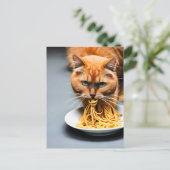 Ginger Cat Eating Spaghetti Postkarte (Stehend Vorderseite)