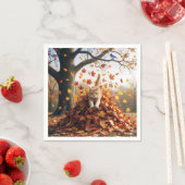 Ginger Cat Leaping Out of Herbst Leaf Pile Serviette (Beispiel)