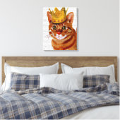 Ginger Cat mit Crown Portrait Leinwanddruck (Insitu (Schlafzimmer))