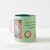 Ginger Cat Whimsical Christmas Zweifarbige Tasse (Vorderseite Links)