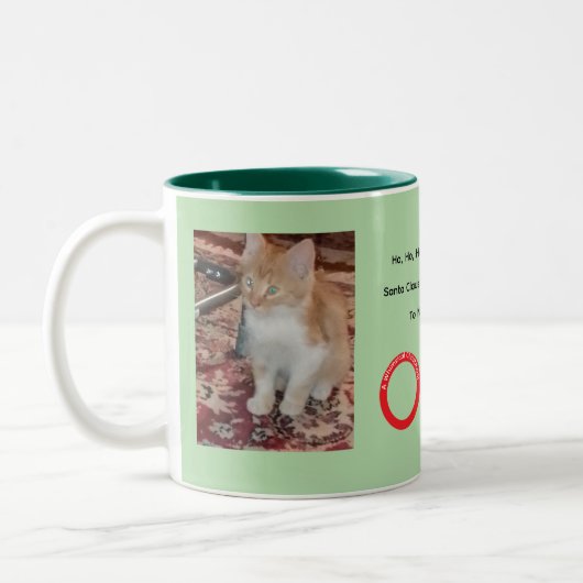 Ginger Cat Whimsical Christmas Zweifarbige Tasse (Links)
