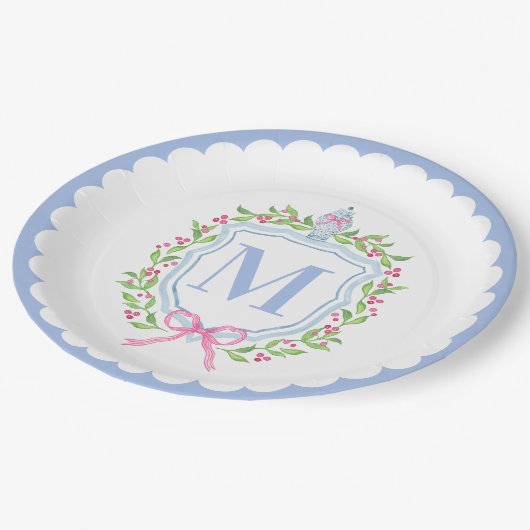 Ginger Jar & Christmas Berries Monogram Scalloped Pappteller (Schrägansicht)