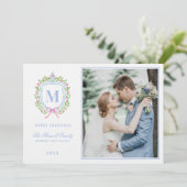 Ginger Jar & Christmas Berries Wappen Monogram Einladung (Stehend Vorderseite)