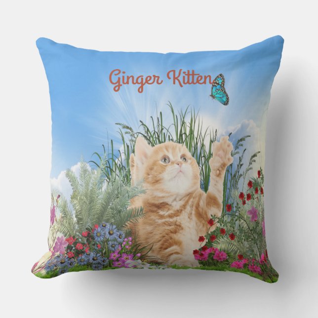 Ginger Kätzchen spielt mit Schmetterling Kissen (Vorderseite)