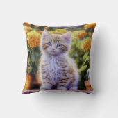 Ginger Kitten im Blumengarten Kissen (Rückseite)