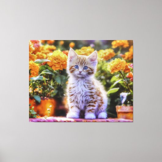 Ginger Kitten im Blumengarten Leinwanddruck (Vorderseite)