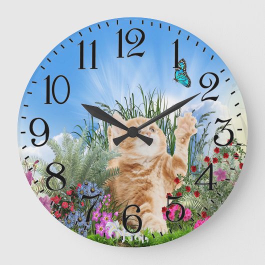 Ginger kitten playing with a butterfly große wanduhr (Vorderseite)