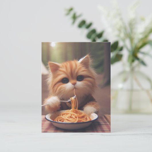 Ginger Kitty Eats Spaghetti Postkarte (Stehend Vorderseite)