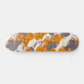 Ginger Weiße Katze Diagonalmuster Skateboard (Horizontal)