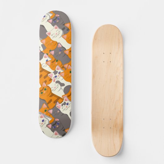 Ginger Weiße Katze Diagonalmuster Skateboard (Vorderseite)