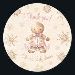 Gingerbread Little Sweetie Christmas Baby Shower Runder Aufkleber<br><div class="desc">Weihnachts-Babyduschaufkleber mit einem bezaubernden Lebkuchenmädchen in Rosa und Beige,  Lebkuchengebäck und Imitats goldene Schneeflocken. Kate Eden Art</div>