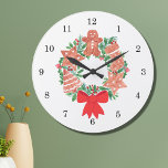 Gingerbread Man Christmas Große Wanduhr<br><div class="desc">Diese bezaubernde Wanduhr ist mit einer Aquarellfarbe eines Weihnachtskranzes geschmückt, der mit Lebkuchengebäck und saisonalem Laub geschmückt ist. Original Wasserfarbe © Michele Davies.</div>