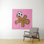 Gingerbread Man spielt Fußball Wandteppich (Beispiel (Horizontal))