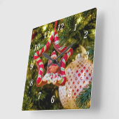 Gingerbrei Weihnachtszauberer Quadratische Wanduhr (Winkel)