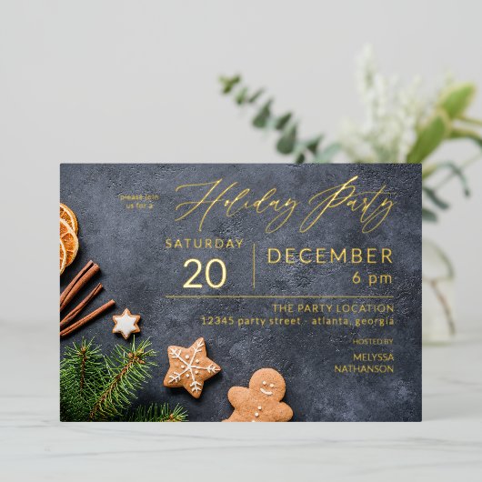 Gingerbrot Cookie & Orange Holiday Party Folieneinladung (Stehend vorne)