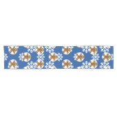 Gingerbrot Man on Blue White Snowflakes Pattern Kurzer Tischläufer (Horizontal)