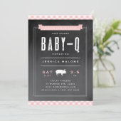 Gingham Baby GRILLEN Pink Baby Shower Einladung (Stehend Vorderseite)