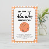 Gingham-Basketball-Geburtstag Einladung (Stehend Vorderseite)