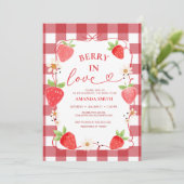 Gingham Berry In Love Red Bow Bridal Shower Einladung (Stehend Vorderseite)