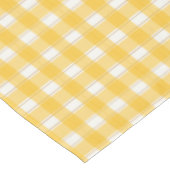 Gingham Charm Yellow Tischdecke (Schrägansicht)