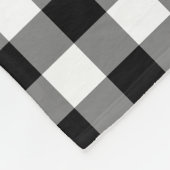 Gingham-Karo in Schwarz und Weiß Fleecedecke (Ecke)