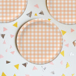 Gingham Karo Kariert Picnic Peach Pappteller<br><div class="desc">Moderne Sommer Trend Picknickdecke Gingham kariert Tartan Muster. Pastelltöne sind ästhetisch. Tischtücher aus Party in Pastellorange,  Pfirsichgingham. Babydusche,  Hochzeit,  Party-Dekor für Mädchen.</div>