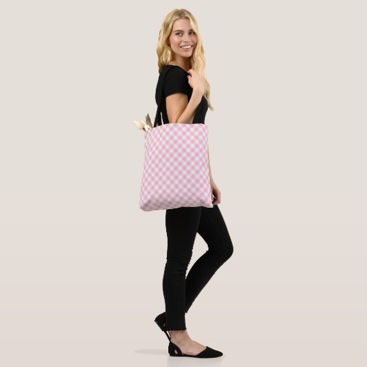 Gingham-Karo, rosa und weiße mittlere Größe Tasche (Am Model)