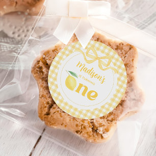 Gingham Lemon Themed 1. Geburtstag Runder Aufkleber